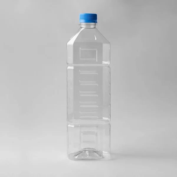 调校Pet塑料清洁瓶 调校模板 在灰色背景下被隔离 准备好你的设计 产品包装 图库图片
