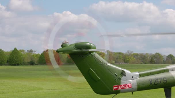 Old Warden Великобритания Октября 2022 Закрытие Вращающегося Хвостового Винта Вертолета — стоковое видео