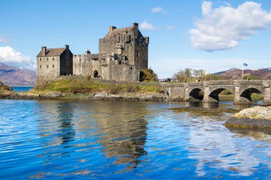 İskoçya 'nın ünlü Eilean Donan Şatosu