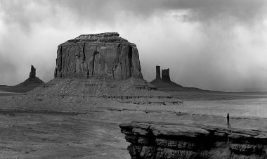 Glen Canyon Ulusal Dinlenme Bölgesi 'nde alışılmadık kayalar.