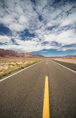 ABD 'nin 89A sefer sayılı uçağı Kuzey Arizona' daki Vermilion Cliffs Ulusal Anıtı 'na gidiyor.