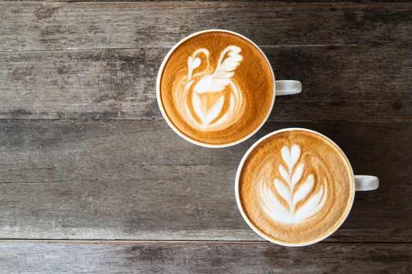 Latte Art Kaffee Mit Schwan Und Herzbaumform Kaffeetasse Auf Holzhintergrund — Stockfoto