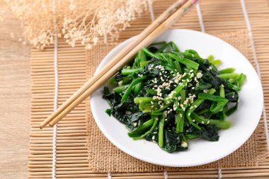 Kore ıspanak salatası (Sigeumchi namul), Kore mezesi