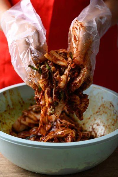 Comida Coreana Kimchi Repollo Cocina Con Mano Guarnición Fermentada Casera — Foto de Stock
