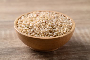 Tahta kasede Tayland esmer pirinç tohumu, organik pirinç, sağlıklı besin maddeleri