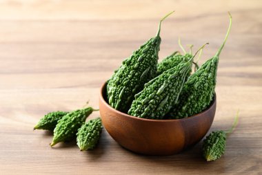 Ağaç kabağında acı kabak ya da acı kavun, Asya gıda malzemeleri ve bitkisel ilaç.