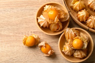 Cape bektaşi üzümü, Goldenberry veya Physalis Peruviana. Tablo üstü görünümü