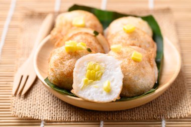 Kanom Krok, Tayland hindistan cevizli krep ve mısır, geleneksel Tayland tatlısı.