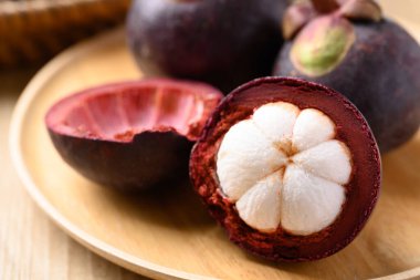 Mangosteen meyvesi yemeye hazır, tropikal meyve