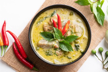 Tayland yeşil körili tavuğunun en iyi manzarası.