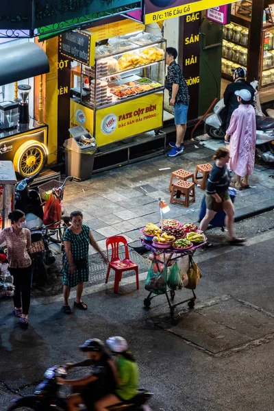 Hanoi Wietnam Maja 2023 Uliczni Sprzedawcy Starej Dzielnicy Hanoi Wietnam — Zdjęcie stockowe