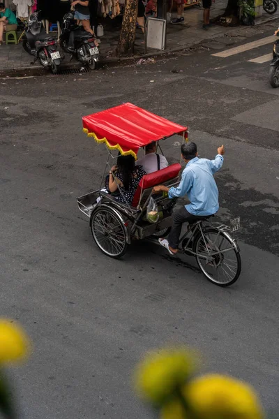 Ханой Єтнам Травня 2023 Люди Торговці Велосипеди Водії Циклону Беруть — стокове фото