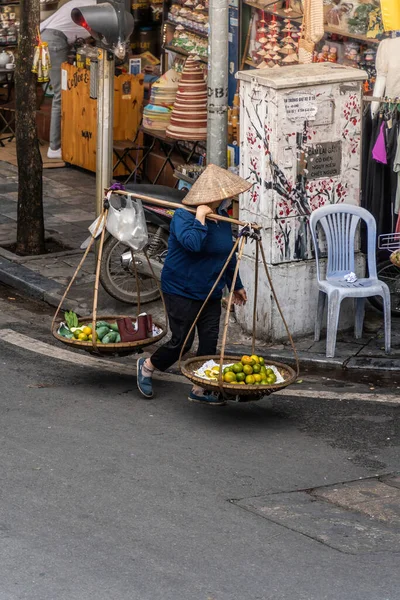 Ανόι Βιετνάμ Μαΐου 2023 Άνθρωποι Πωλητές Ποδήλατα Και Οδηγούς Ποδηλάτου — Φωτογραφία Αρχείου