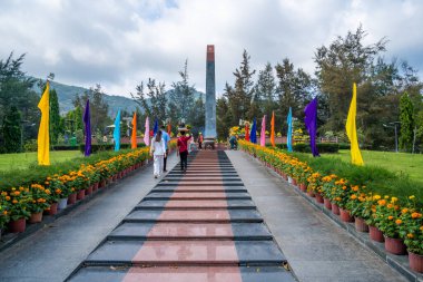 Con Dao Adası, Vietnam - 30 Nisan 2023 Hang Duong Mezarlığı. Vo Thi Sau 'nun mezarı, isyancılar ve Vietnam' daki Con Dao Adası hapishanelerinde ölen mahkumlar nerede?