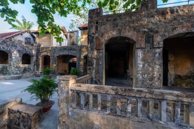 Con Dao Adası, Vietnam - 01 Mayıs 2023 Vietnam Savaşı 'ndan kalma eski Phu Oğlu esir kampı, Con Dao Adası, Vietnam. Seyahat ve manzara konsepti.