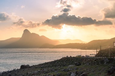 Vietnam, Con Dao adasındaki Nhat plajındaki okyanus yolu manzarası. Güzel ve huzurlu, Vietnam 'da keşfetmeye değer gurur verici bir yer. Seyahat ve manzara konsepti.