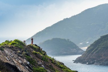 Vietnam, Con Dao adasındaki Nhat plajındaki okyanus yolu manzarası. Güzel ve huzurlu, Vietnam 'da keşfetmeye değer gurur verici bir yer. Seyahat ve manzara konsepti.