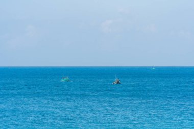 Vietnam, Con Dao adasındaki Nhat plajındaki okyanus yolu manzarası. Güzel ve huzurlu, Vietnam 'da keşfetmeye değer gurur verici bir yer. Seyahat ve manzara konsepti.