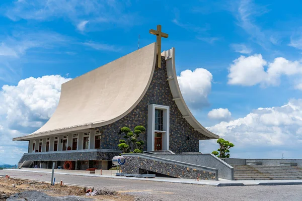 Blick Auf Die Kirche Auf Dem Berg Nui Cui Der — Stockfoto