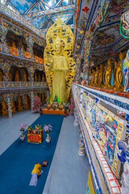 Linh Phuoc Pagoda veya Ve Chai Pagoda, Vietnam 'ın Dalat şehrinde bulunan bir Budist ejderha tapınağıdır. Da Lat Asya 'nın popüler bir turistik beldesidir..