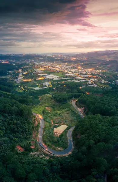 Вид Воздуха Перевал Нанг Городе Лат Вьетнам Закате Вдалеке Извилистая — стоковое фото