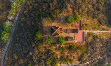 Cham Kulelerinin havadan görünüşü, Po Klong Garai, Ninh Thuan bölgesi, Vietnam. Seyahat ve manzara konsepti