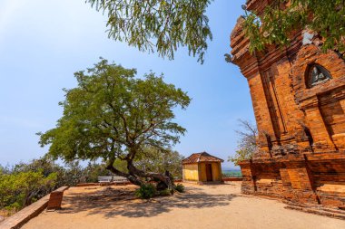 Cham Kulelerinin havadan görünüşü, Po Klong Garai, Ninh Thuan bölgesi, Vietnam. Seyahat ve manzara konsepti