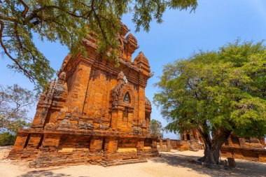 Cham Kulelerinin havadan görünüşü, Po Klong Garai, Ninh Thuan bölgesi, Vietnam. Seyahat ve manzara konsepti