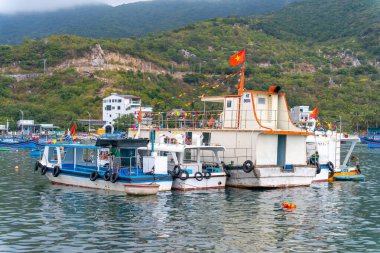 Vinh Hy körfezi manzaralı, Nui Chua ulusal parkı, Ninh Thuan bölgesi, Vietnam. Seyahat ve manzara konsepti