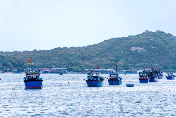 Vinh Hy körfezi manzaralı, Nui Chua ulusal parkı, Ninh Thuan bölgesi, Vietnam. Seyahat ve manzara konsepti