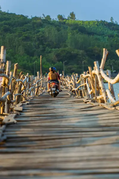 stock image View of Ong Cop bridge or Tiger wooden bridge, Vietnam's longest wooden bridge in Chi Thanh district, Phu Yen province, Vietnam. Travel and landscape concept.