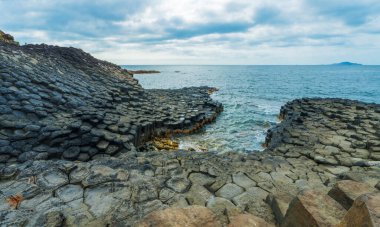 Ganh Da Dia ya da Da Dia Resifi (İngilizce: View of Ganh Da Dia veya Da Dia Reef), Vietnam 'ın başkenti Phu Yen' de yer alan bir deniz kenarı. Seyahat ve manzara konsepti
