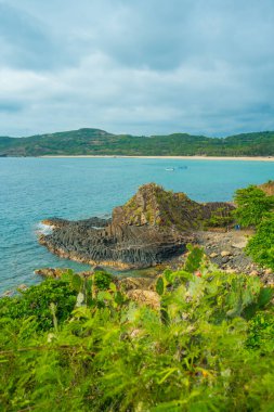 Ganh Da Dia ya da Da Dia Resifi (İngilizce: View of Ganh Da Dia veya Da Dia Reef), Vietnam 'ın başkenti Phu Yen' de yer alan bir deniz kenarı. Seyahat ve manzara konsepti
