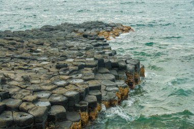 Ganh Da Dia ya da Da Dia Resifi (İngilizce: View of Ganh Da Dia veya Da Dia Reef), Vietnam 'ın başkenti Phu Yen' de yer alan bir deniz kenarı. Seyahat ve manzara konsepti