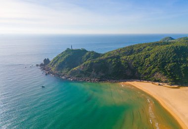Dai Lanh Deniz Feneri Havalimanı, Phu Yen bölgesi. Burası anakarada güneş alan ilk yer olarak kabul edilir. Seyahat ve manzara konsepti