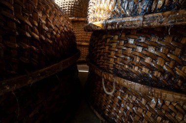 Vietnam 'ın Phu Yen bölgesinde An Dan, Tuy An bölgesinde balıkçılık yapan balıkçılara yardım eden bambu sepetinin görüntüsü. Seyahat kavramı