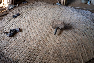 Vietnam 'ın Phu Yen bölgesinde An Dan, Tuy An bölgesinde balıkçılık yapan balıkçılara yardım eden bambu sepetinin görüntüsü. Seyahat kavramı