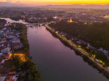 Tuy Hoa şehri, Phu Yen bölgesi, Vietnam. Burası turistlerin ve yerlilerin ilgisini çeken yeni bir yer. Seyahat ve manzara konsepti