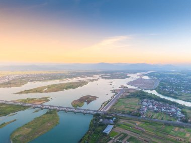 Tuy Hoa şehri, Phu Yen bölgesi, Vietnam. Burası turistlerin ve yerlilerin ilgisini çeken yeni bir yer. Seyahat ve manzara konsepti