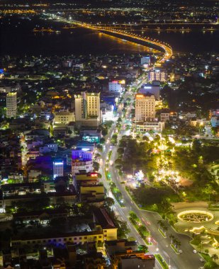 Tuy Hoa şehri, Phu Yen bölgesi, Vietnam. Burası turistlerin ve yerlilerin ilgisini çeken yeni bir yer. Seyahat ve manzara konsepti