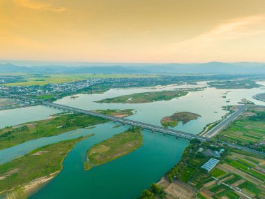 Tuy Hoa şehri, Phu Yen bölgesi, Vietnam. Burası turistlerin ve yerlilerin ilgisini çeken yeni bir yer. Seyahat ve manzara konsepti