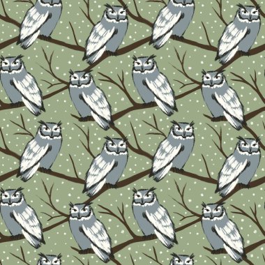 Gri orman baykuşları, kışın beyaz karlı, ahşap kahverengi dalların üzerinde otururken elle çizilmiş pürüzsüz desen. Moodland Kuşu Vahşi Yaşam baskısı, Cabincore Tekstil Dekoratif Çizimi