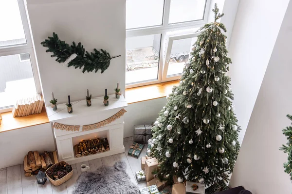 Interior Navidad Estilo Escandinavo Eco Gran Árbol Navidad Verde Junto —  Fotos de Stock