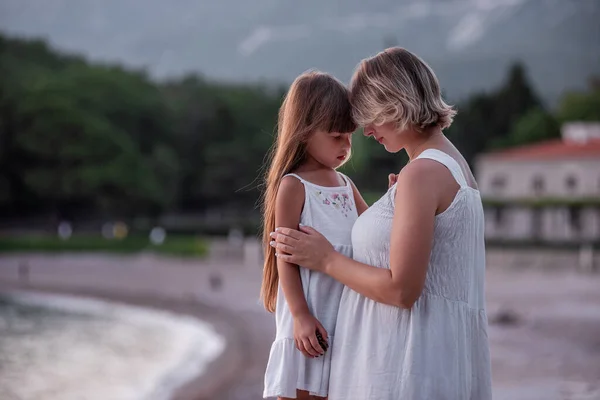 Close Portrait Pregnant Mother Little Daughter Walking Hand Hand White — Stok fotoğraf