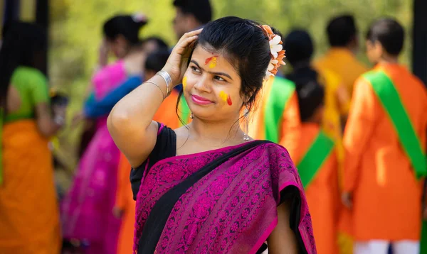 Egy Színes Arcú Indiai Félrenéz Holiban Színek Fesztiválja — Stock Fotó