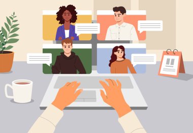 Farklı İnsanların Video Konferansı. Laptop masanın üstünde. Ofis çalışanları çevrimiçi toplantıda uzaktan meslektaşlarıyla görüntülü konuşma yapıyor. İşbirliği, İş yerindeki çalışanların etkileşimi. Vektör İllüstrasyonu.