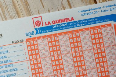 Barselona, İspanya-27 Kasım 2022. İspanya 'dan Loteras ve Apuestas del Estado. Loteria Primitiva, El Gordo, Euromillion, Quiniela, vs. oyunlarını yönetir.