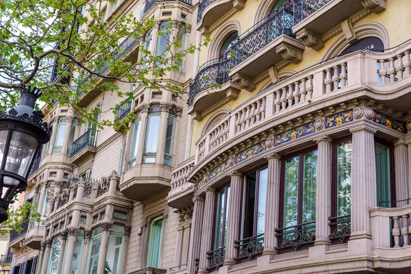 Utforska Det Förflutna Barcelona Och Förundras Över Fantastiska Modernistiska Palats — Stockfoto