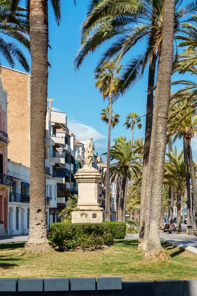 Ramblas Badalona Hiszpania Modernistycznymi Budynkami Posągiem Promenady Roca Seafront — Zdjęcie stockowe