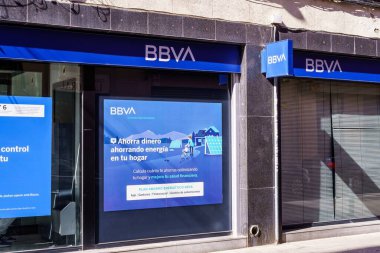 Barselona, İspanya-2 Mayıs 2023. Banco Bilbao Vizcaya Argentaria, İspanya 'nın Bilbao şehrinde bulunan bir bankadır.